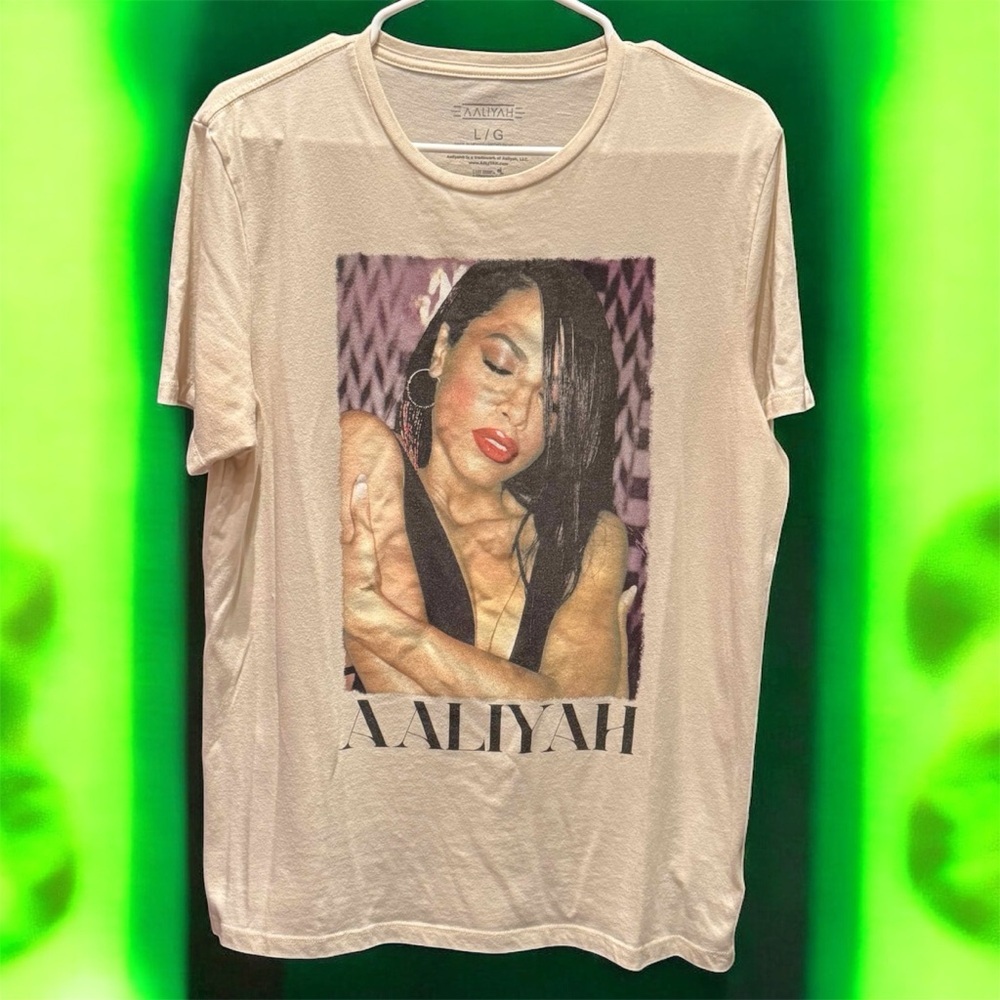 Aaliyah Graphic Cream T-Shirt  LARGE